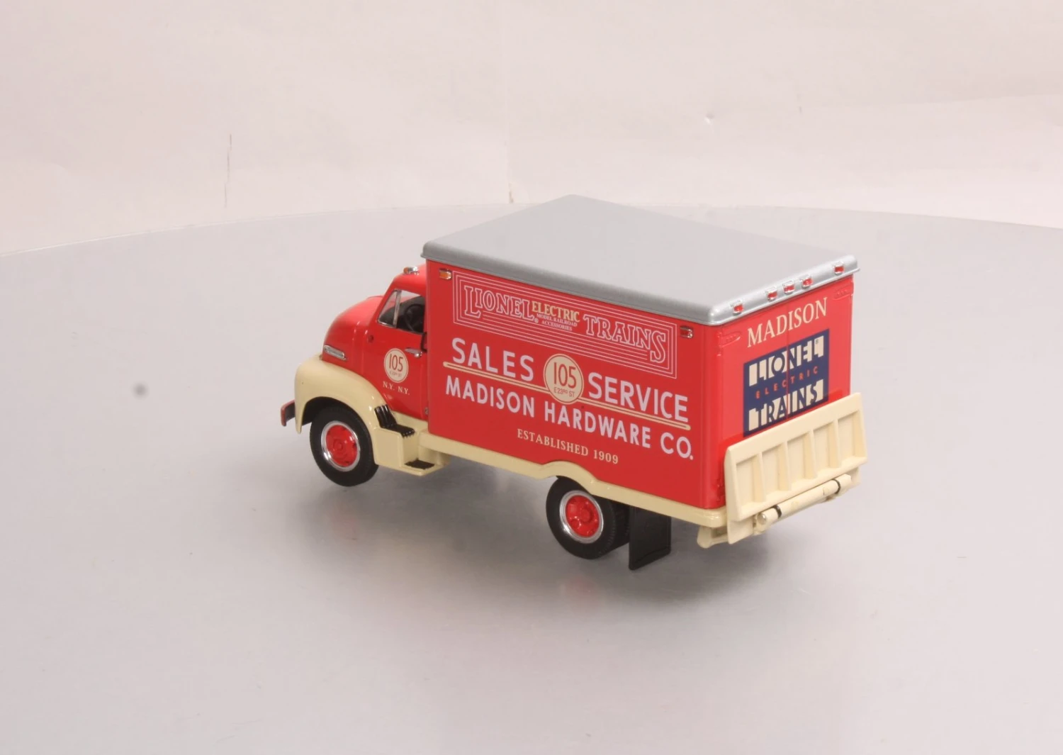 First Gear 19-1396 1:34 Lionel Electric Trains 1953 Ford C-600 Straight Truck 2 First Gear 19-1396 1:34 Lionel Electric Trains 1953 Ford C-600 Straight Truck - Image 2