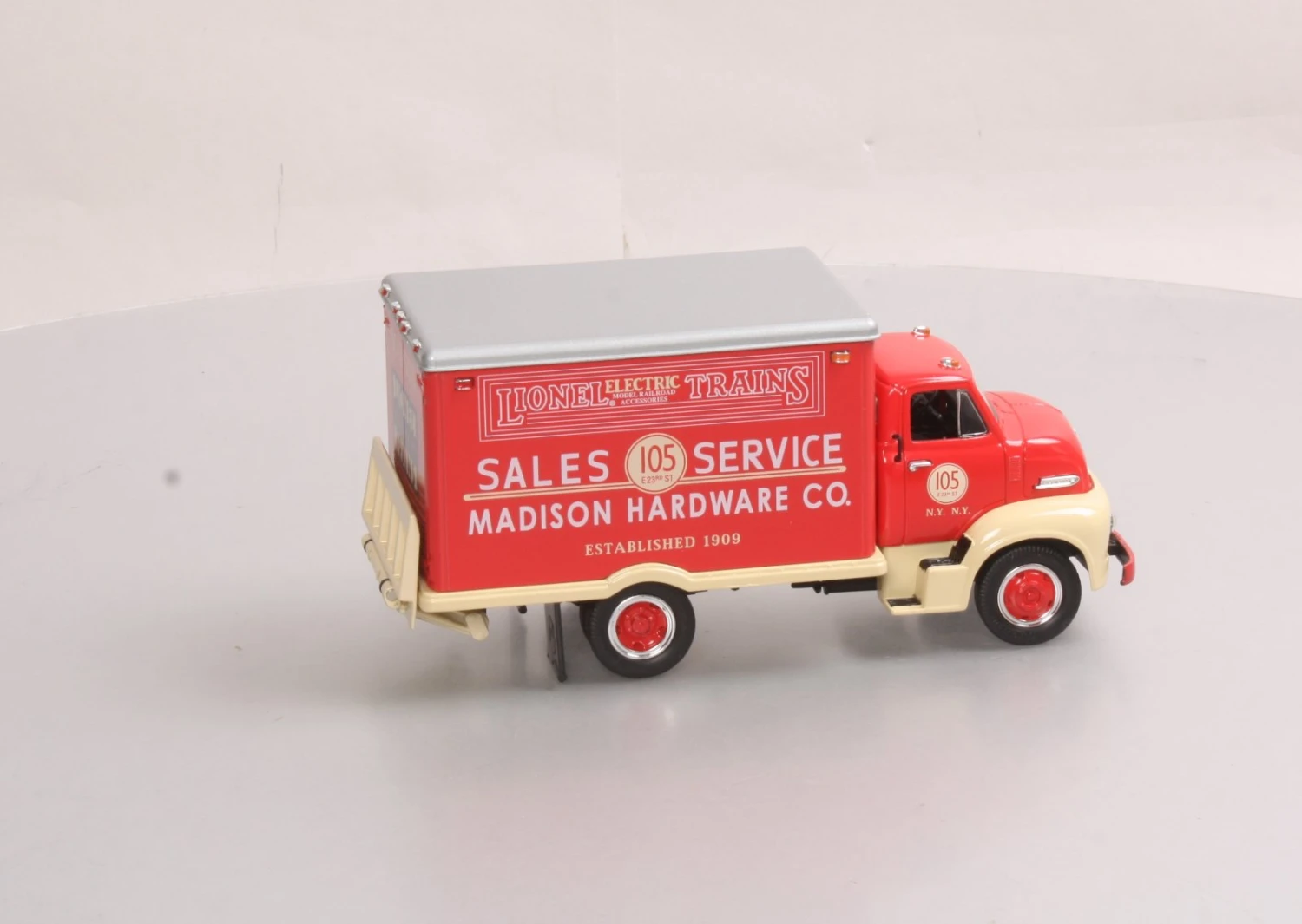 First Gear 19-1396 1:34 Lionel Electric Trains 1953 Ford C-600 Straight Truck 5 First Gear 19-1396 1:34 Lionel Electric Trains 1953 Ford C-600 Straight Truck - Image 5