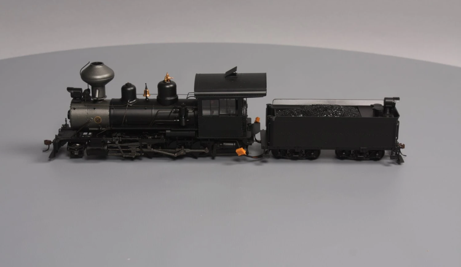 Bachmann 25999 On30 Painted & Unlettered 2-8-0 Steam Locomotive W/DCC 2 Bachmann 25999 On30 Painted & Unlettered 2-8-0 Steam Locomotive W/DCC - Image 2