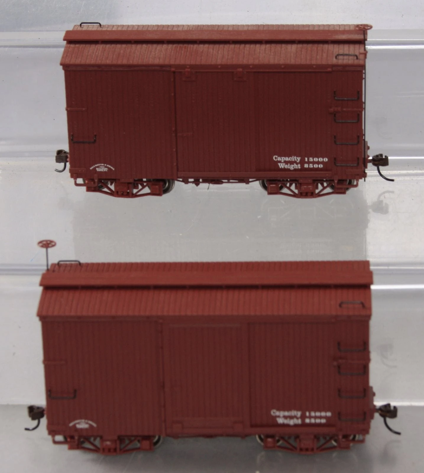 Bachmann 26501 On30 Data Only Oxide Red 18' Wood Box Car (Set Of 2) 2 Bachmann 26501 On30 Data Only Oxide Red 18' Wood Box Car (Set Of 2) - Image 2