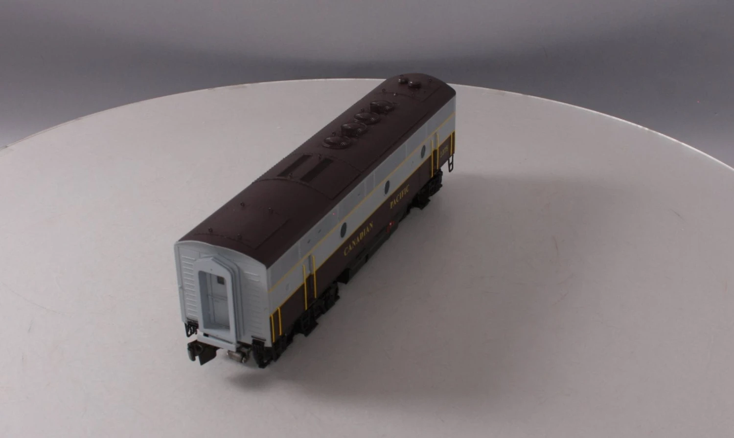 Lionel 6-34585 Canadian Pacific Legacy F-3 Powered Diesel B Unit #2375 9 Lionel 6-34585 Canadian Pacific Legacy F-3 Powered Diesel B Unit #2375 - Image 9