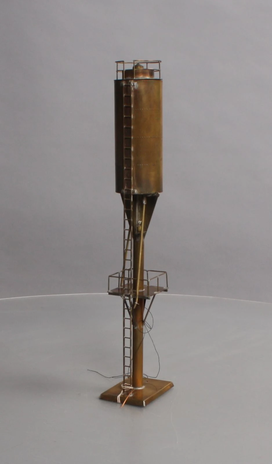 Max Gray 1012 O Scale Brass Sanding Tower Unpainted 3 Max Gray 1012 O Scale Brass Sanding Tower Unpainted - Image 3
