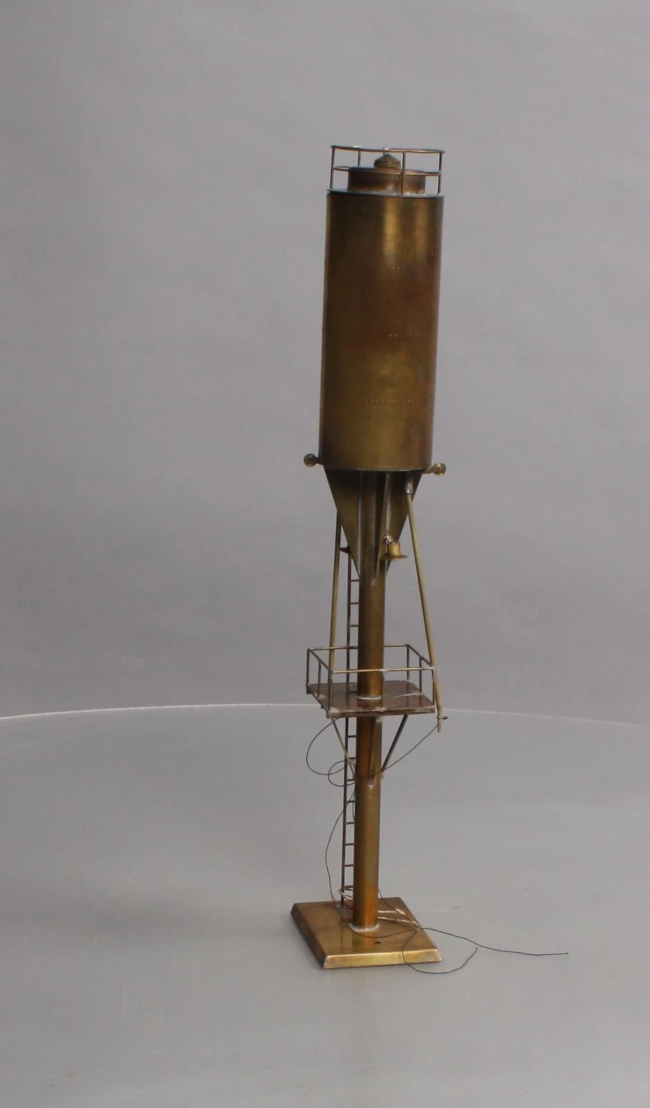 Max Gray 1012 O Scale Brass Sanding Tower Unpainted 6 Max Gray 1012 O Scale Brass Sanding Tower Unpainted - Image 6