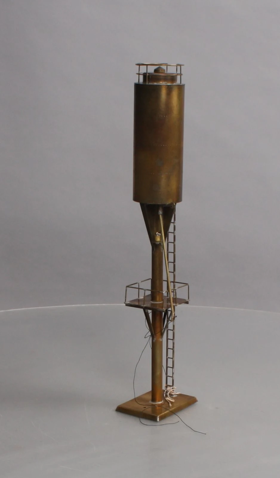 Max Gray 1012 O Scale Brass Sanding Tower Unpainted 7 Max Gray 1012 O Scale Brass Sanding Tower Unpainted - Image 7