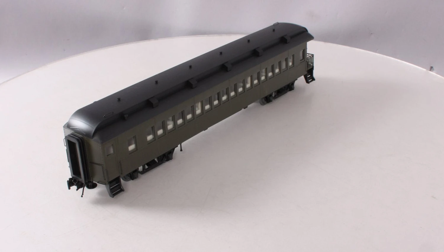 Atlas 2002700 O Gauge Unlettered 3 Rail Trainman 60' Observation Car 8 Atlas 2002700 O Gauge Unlettered 3 Rail Trainman 60' Observation Car - Image 8