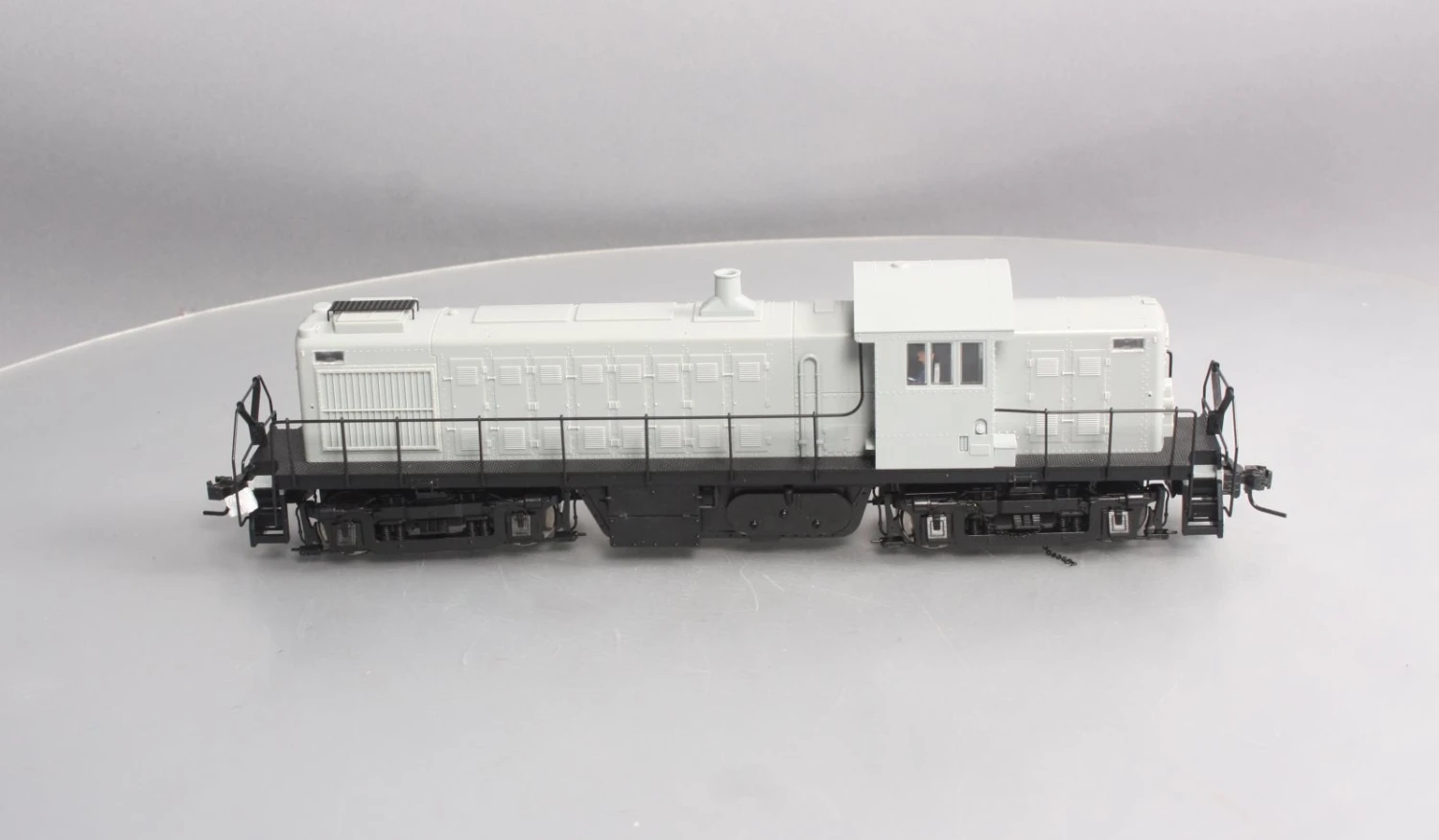 Atlas 7870 O 2-Rail Undecorated RS-1 Diesel Locomotive 2 Atlas 7870 O 2-Rail Undecorated RS-1 Diesel Locomotive - Image 2