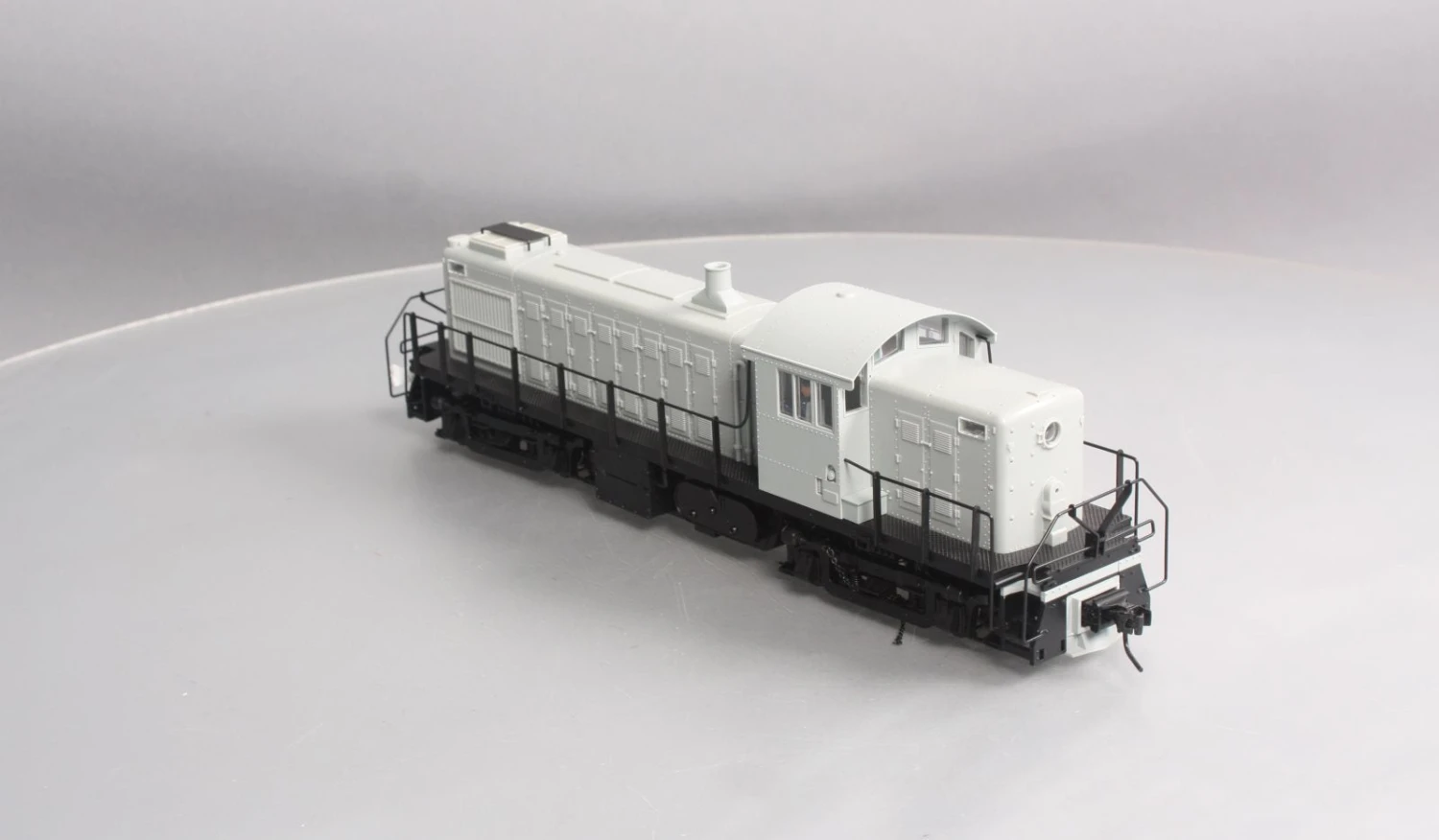 Atlas 7870 O 2-Rail Undecorated RS-1 Diesel Locomotive 3 Atlas 7870 O 2-Rail Undecorated RS-1 Diesel Locomotive - Image 3
