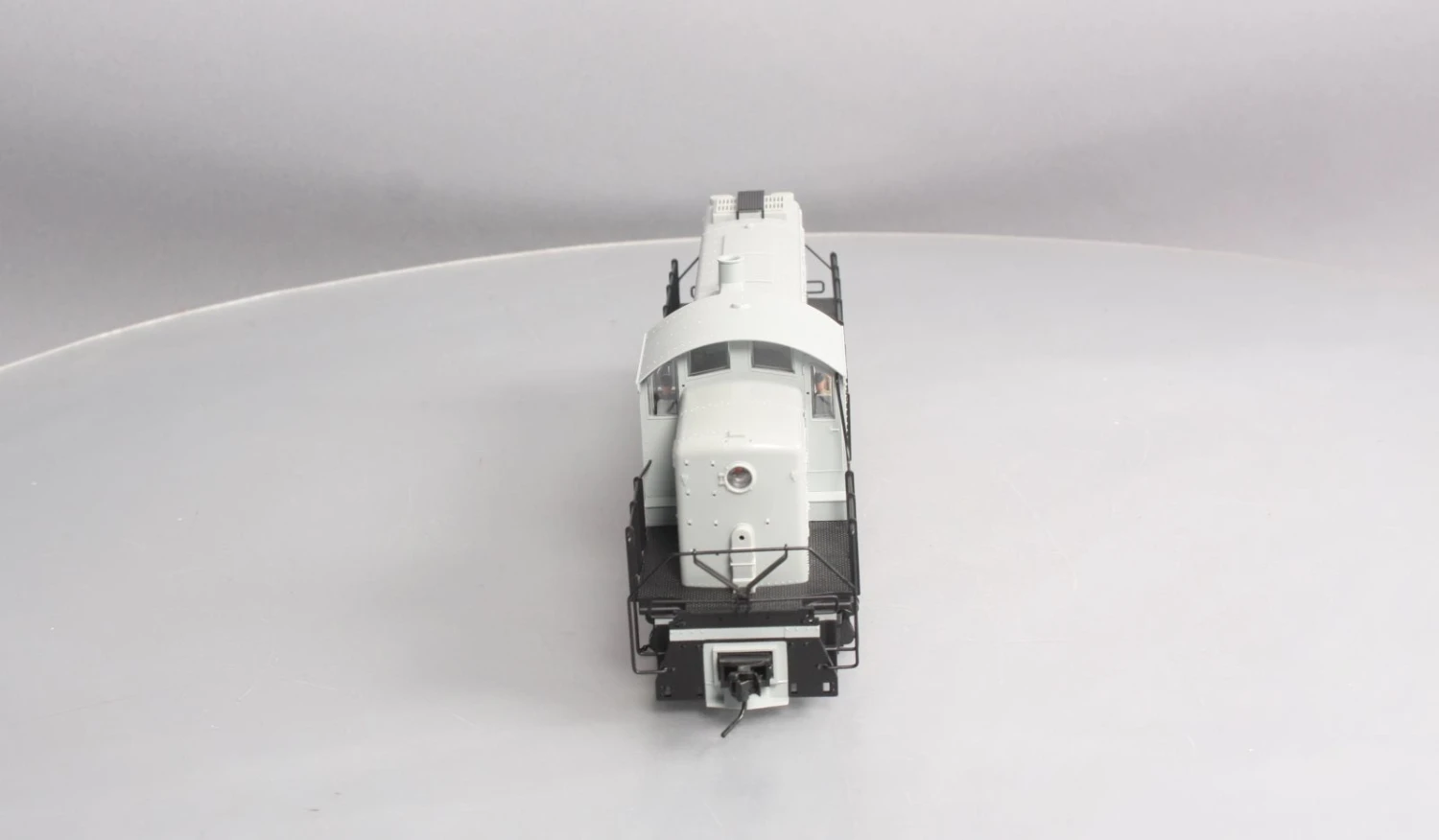 Atlas 7870 O 2-Rail Undecorated RS-1 Diesel Locomotive 4 Atlas 7870 O 2-Rail Undecorated RS-1 Diesel Locomotive - Image 4