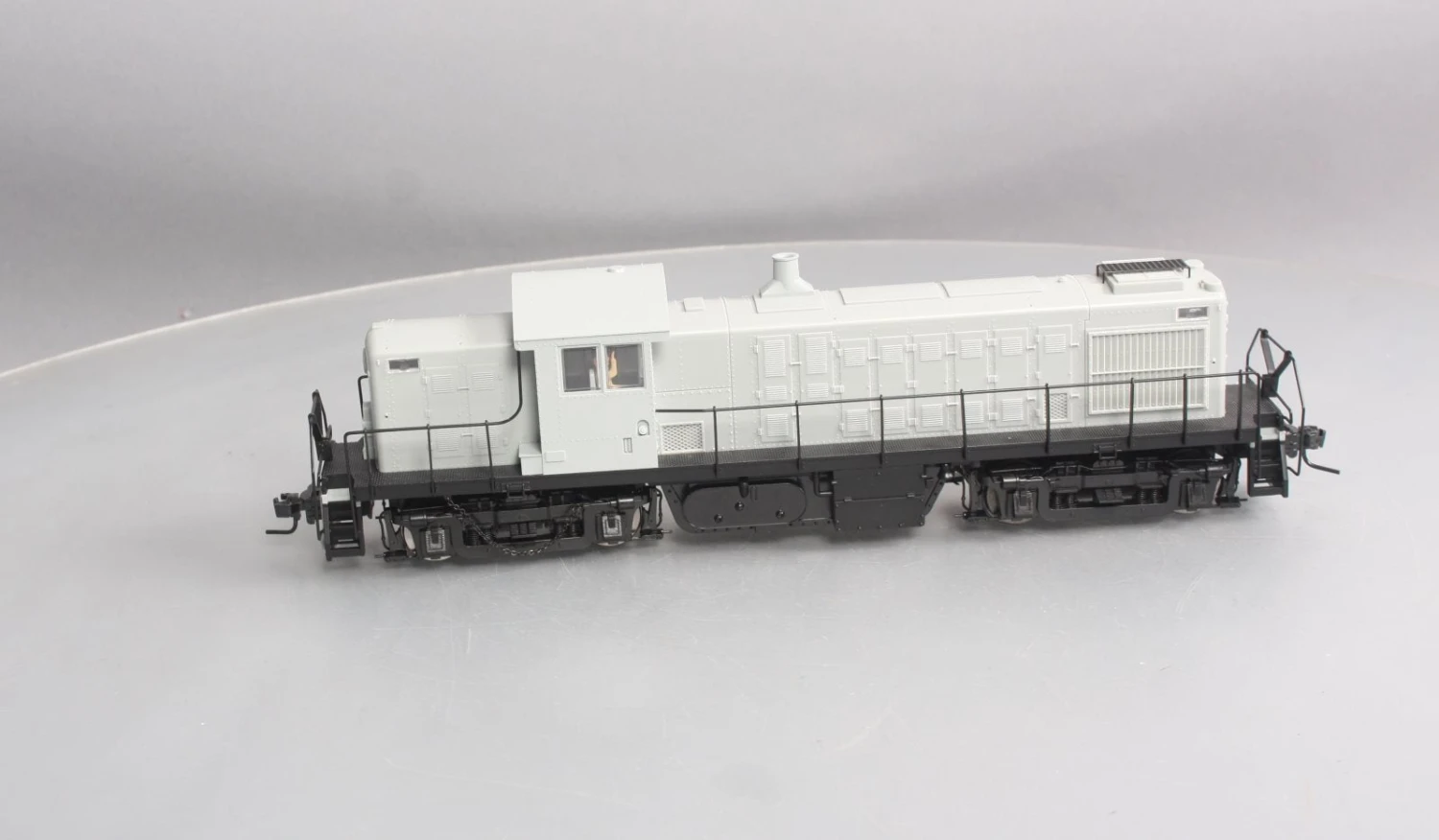Atlas 7870 O 2-Rail Undecorated RS-1 Diesel Locomotive 6 Atlas 7870 O 2-Rail Undecorated RS-1 Diesel Locomotive - Image 6
