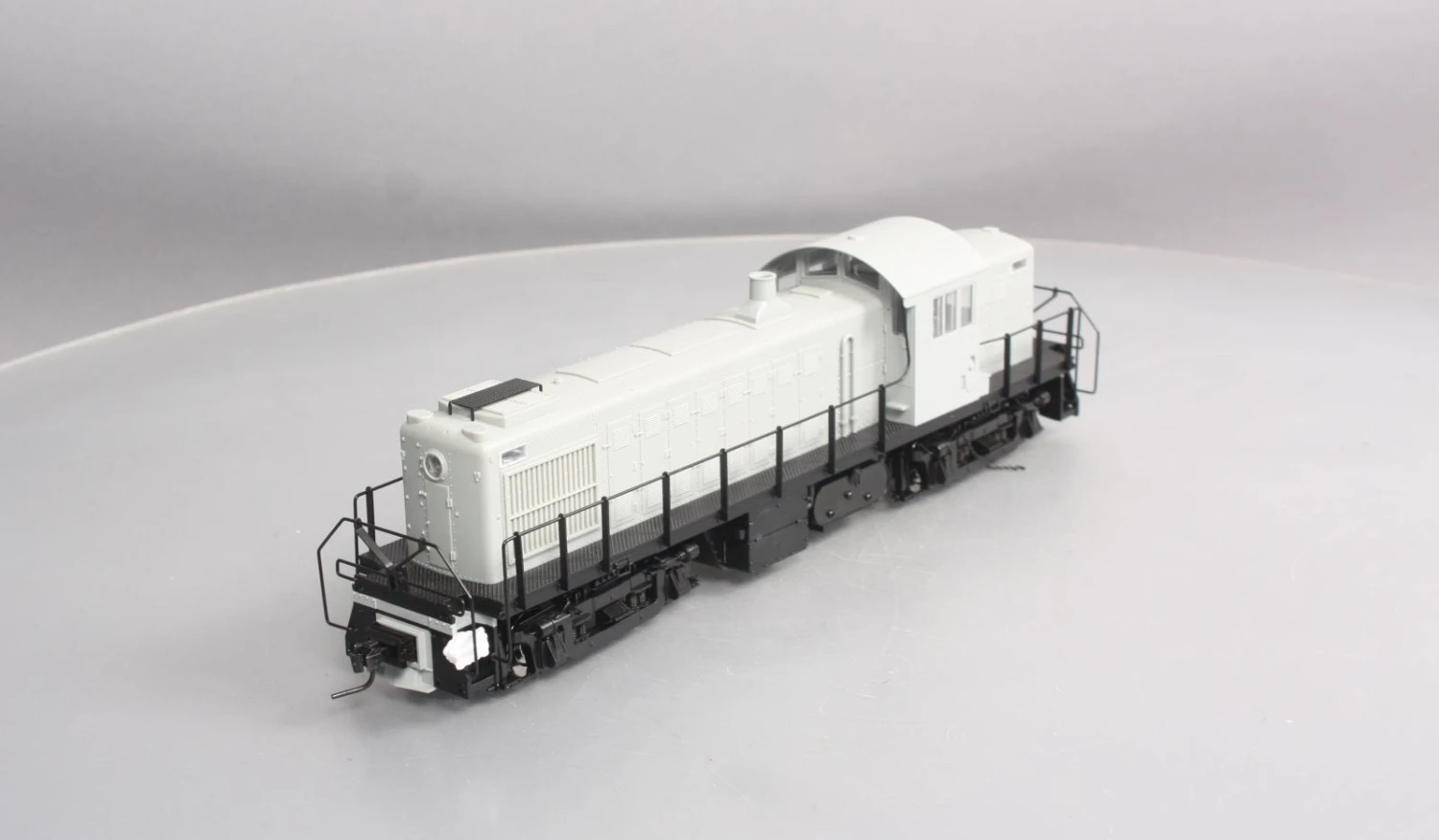 Atlas 7870 O 2-Rail Undecorated RS-1 Diesel Locomotive 8 Atlas 7870 O 2-Rail Undecorated RS-1 Diesel Locomotive - Image 8
