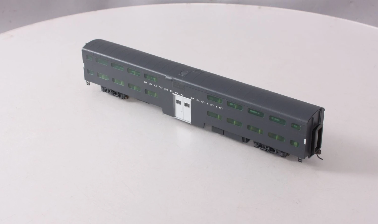 Walthers 932-5972 HO Southern Pacific PS Commuter Car 2 Walthers 932-5972 HO Southern Pacific PS Commuter Car - Image 2