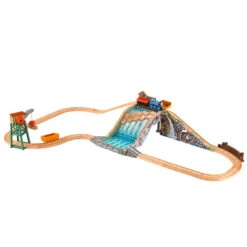 Fisher Price BMM91 Thomas & Friends™ Lumber Yard Waterfall Adventure