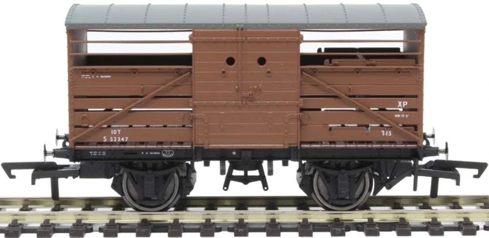 Hornby R6840A OO British Railways Dia. 1530 Cattle Wagon - Era 4 #552345 1 Hornby R6840A OO British Railways Dia. 1530 Cattle Wagon - Era 4 #552345