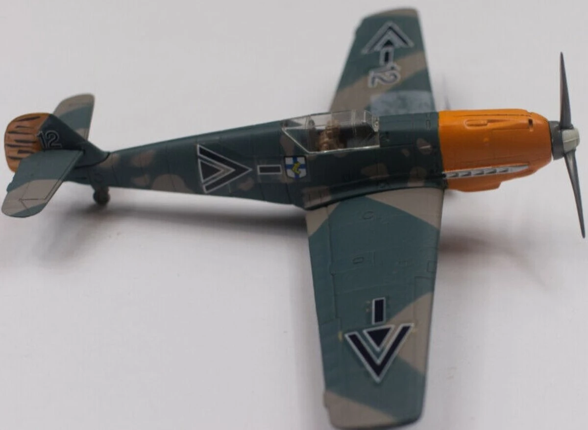 Toy Mark BF-109 1:48 Grey/Green Camouflage W/ Pilot 1 Toy Mark BF-109 1:48 Grey/Green Camouflage W/ Pilot